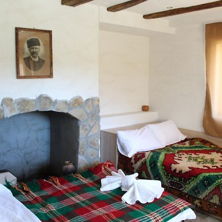 Popovi Koshari Guest House Dolno Panicherevo Exterior photo