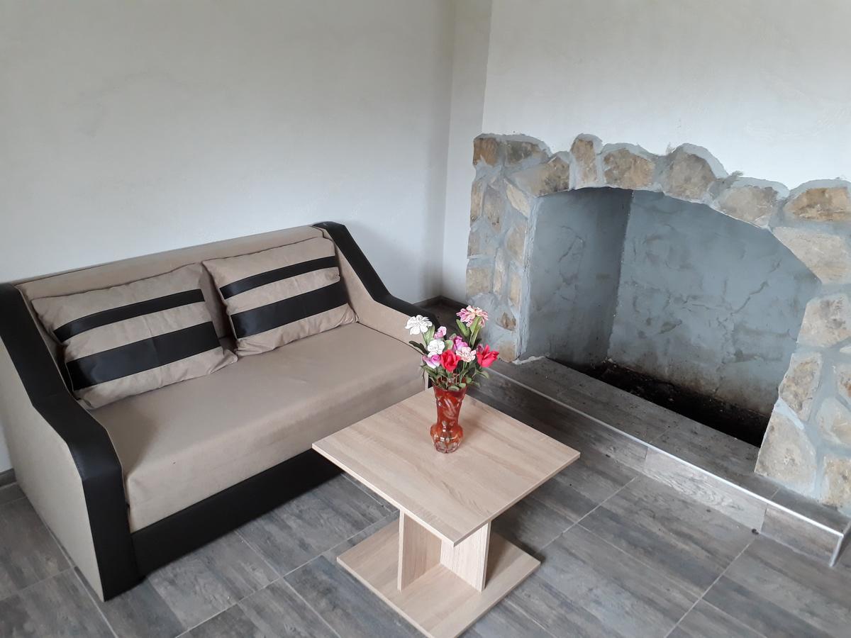 Popovi Koshari Guest House Dolno Panicherevo Exterior photo