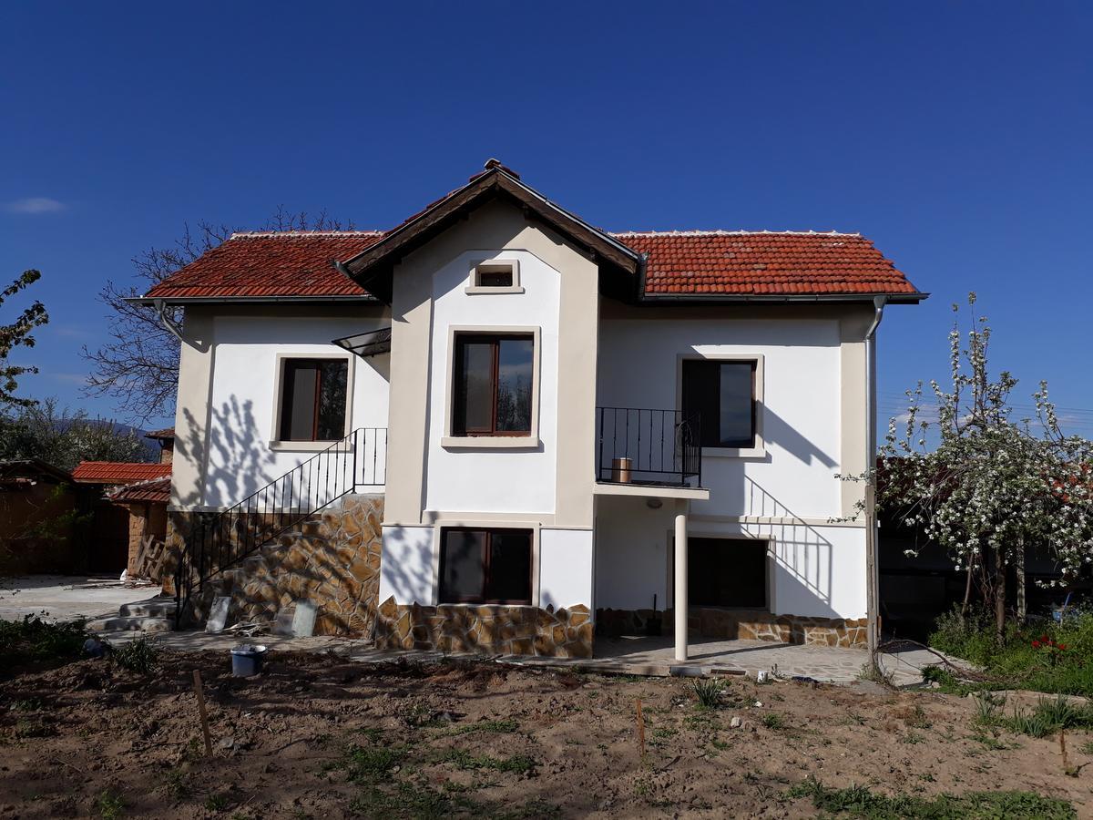 Popovi Koshari Guest House Dolno Panicherevo Exterior photo