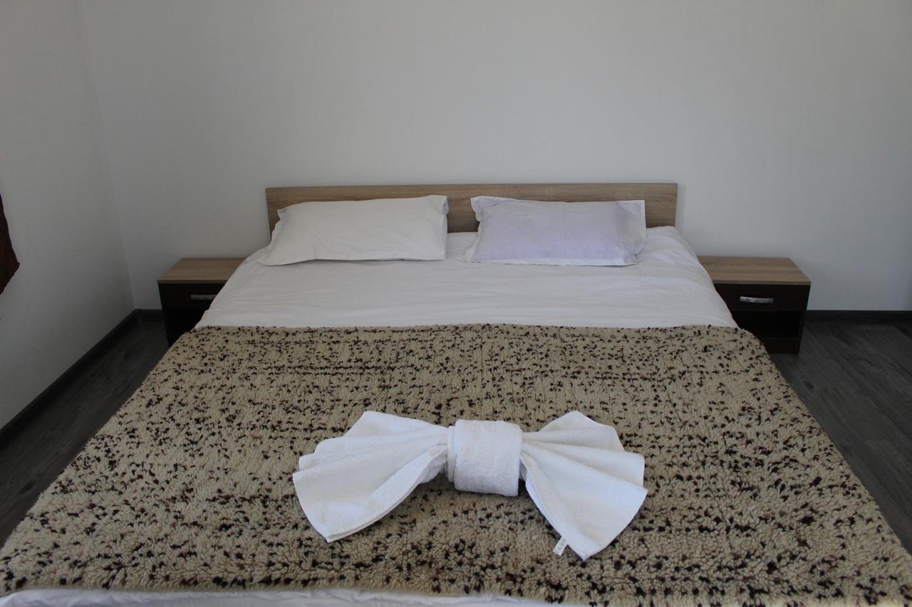 Popovi Koshari Guest House Dolno Panicherevo Exterior photo